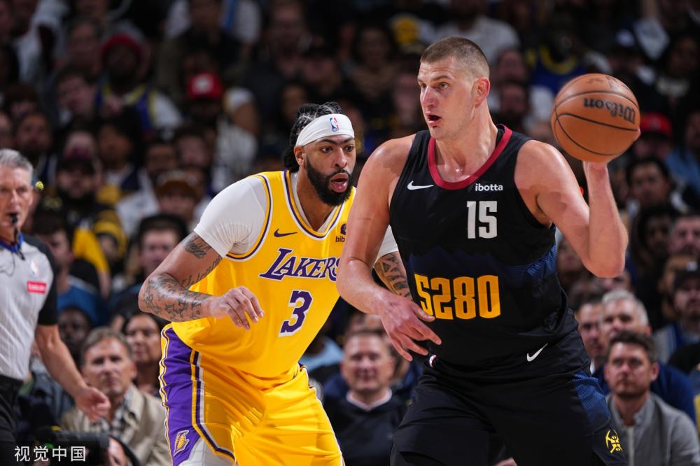 因此膝盖的 因此膝盖的