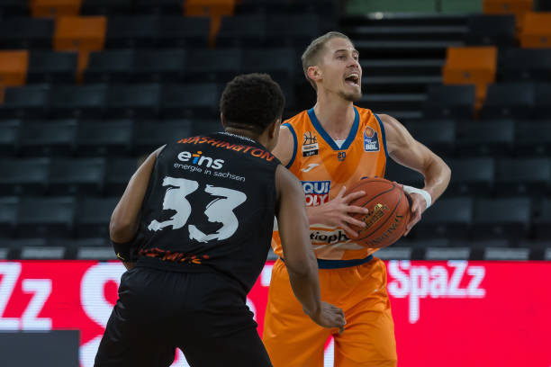 业效仿的典 业效仿的典