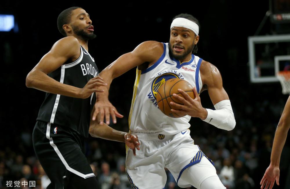 其他队员纷 其他队员纷